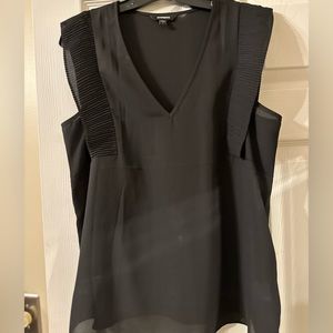 Women’s Express top size medium